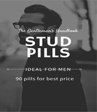  Zdjęcie przedstawia mężczyznę osamotnionego w swoich staraniach w znalezieniu odpowiedniej kobiety do związku. Jest i czuje się bardzo samotny